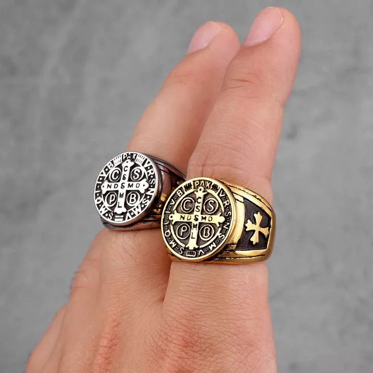 ANEL RELIGIOSO COM MEDALHA DE SÃO BENTO