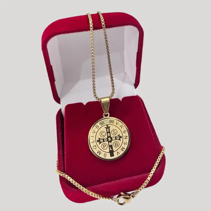 Colar com Medalha de São Bento - aço inoxidável
