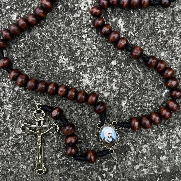 TERÇO PADRE PIO DE MADEIRA