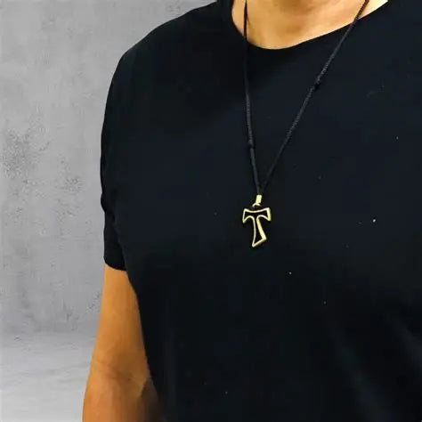 CORDÃO TAU FRANCISCANO COM TRÊS NÓS – MODELO VAZADO