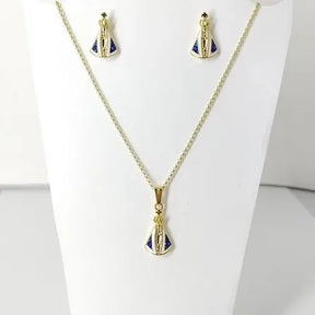 KIT NOSSA SENHORA APARECIDA – COLAR E BRINCOS COM PINGENTE RESINADO BANHADO A OURO