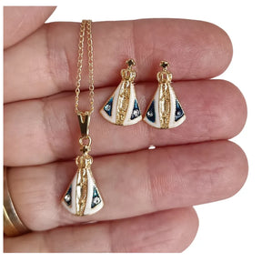 KIT NOSSA SENHORA APARECIDA – COLAR E BRINCOS COM PINGENTE RESINADO BANHADO A OURO