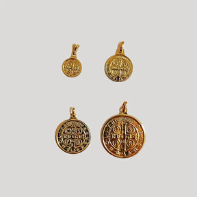 Pingente da medalha de são bento de ouro