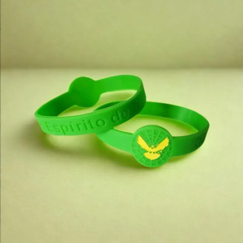 PULSEIRA DE SILICONE COM MEDALHA DIVINO ESPÍRITO SANTO