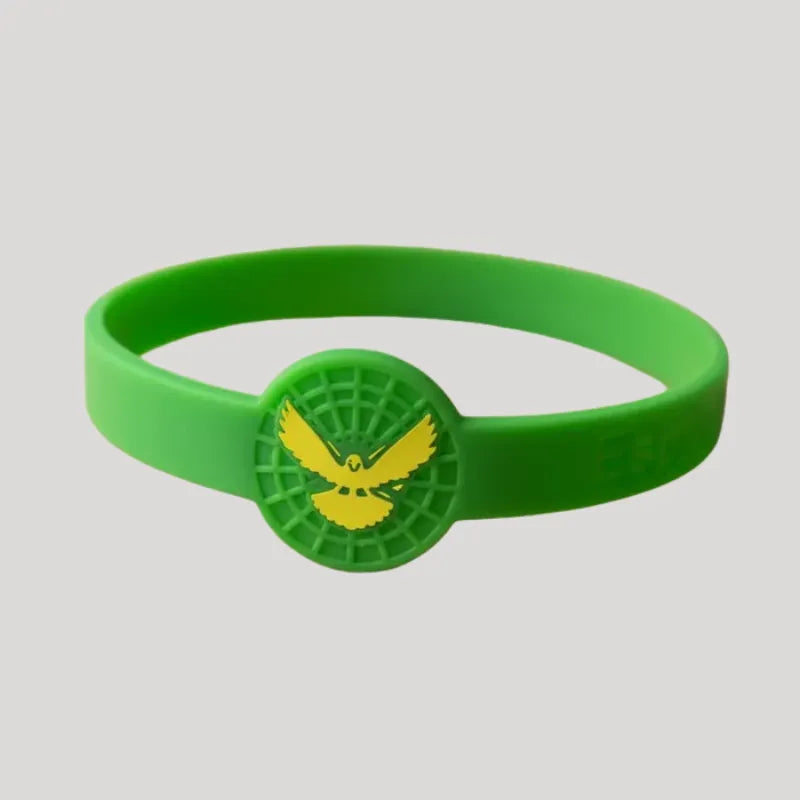 Pulseira de silicone com medalha do Espirito Santo
