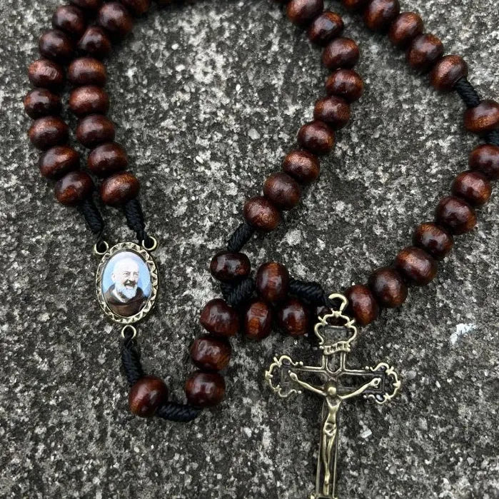 TERÇO PADRE PIO DE MADEIRA