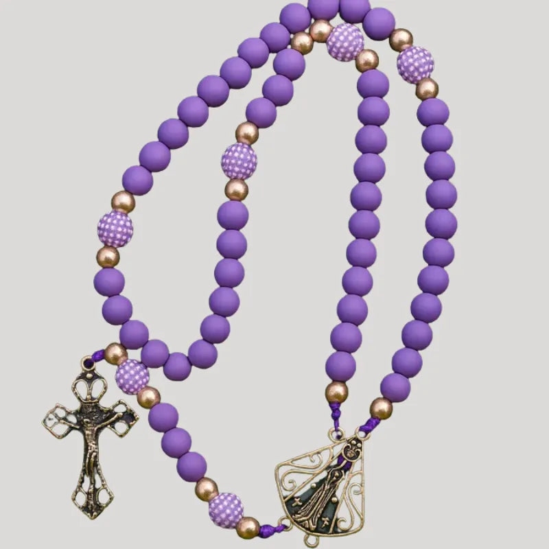 Terço de nossa senhora aparecida emborrachado roxo